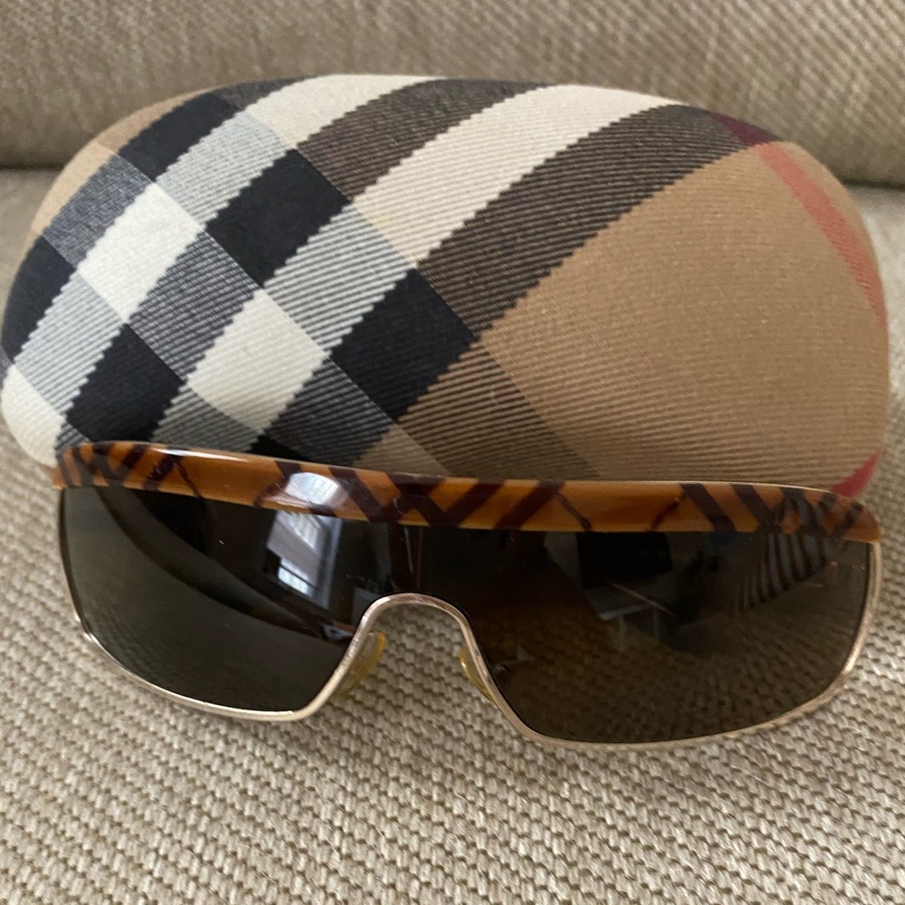 Burberry sunglasses